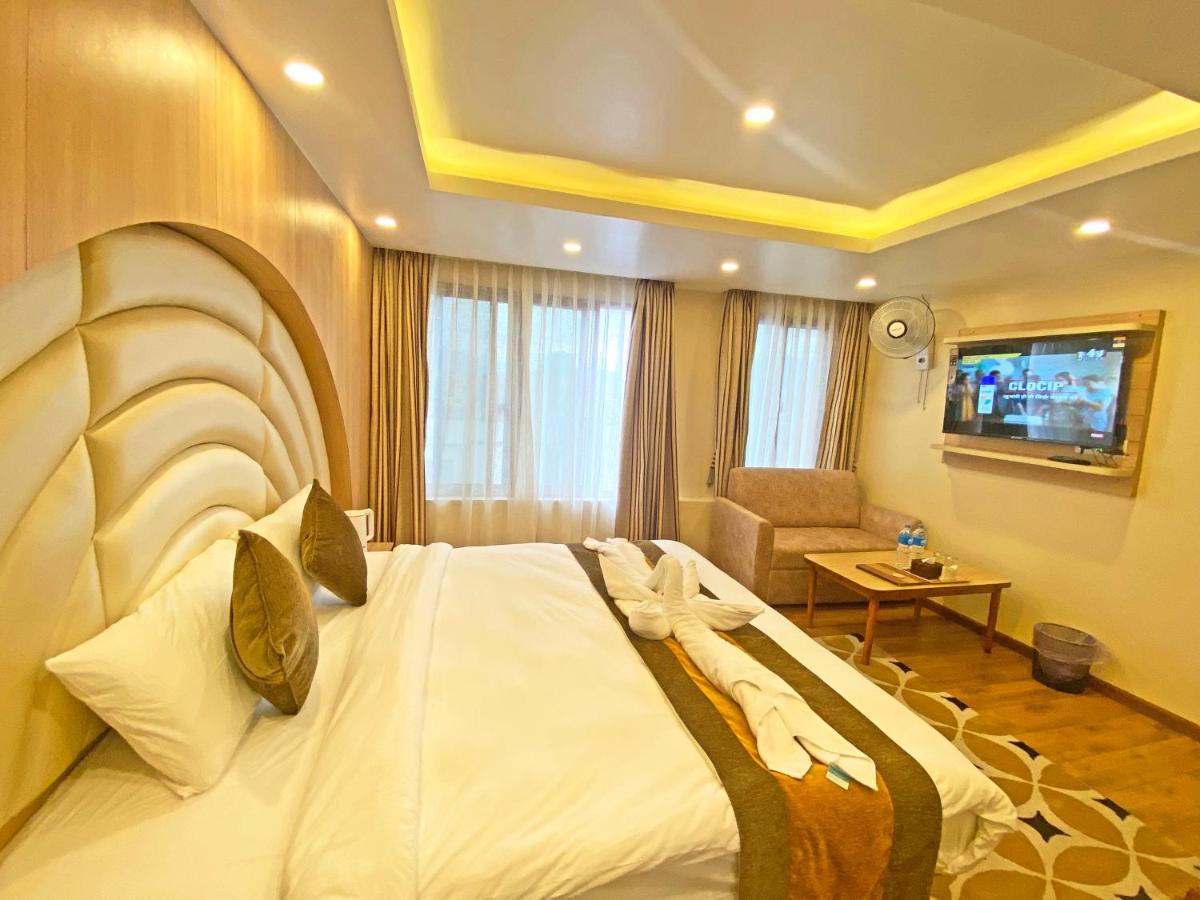 Hotel Airport Gurkha カトマンズ エクステリア 写真