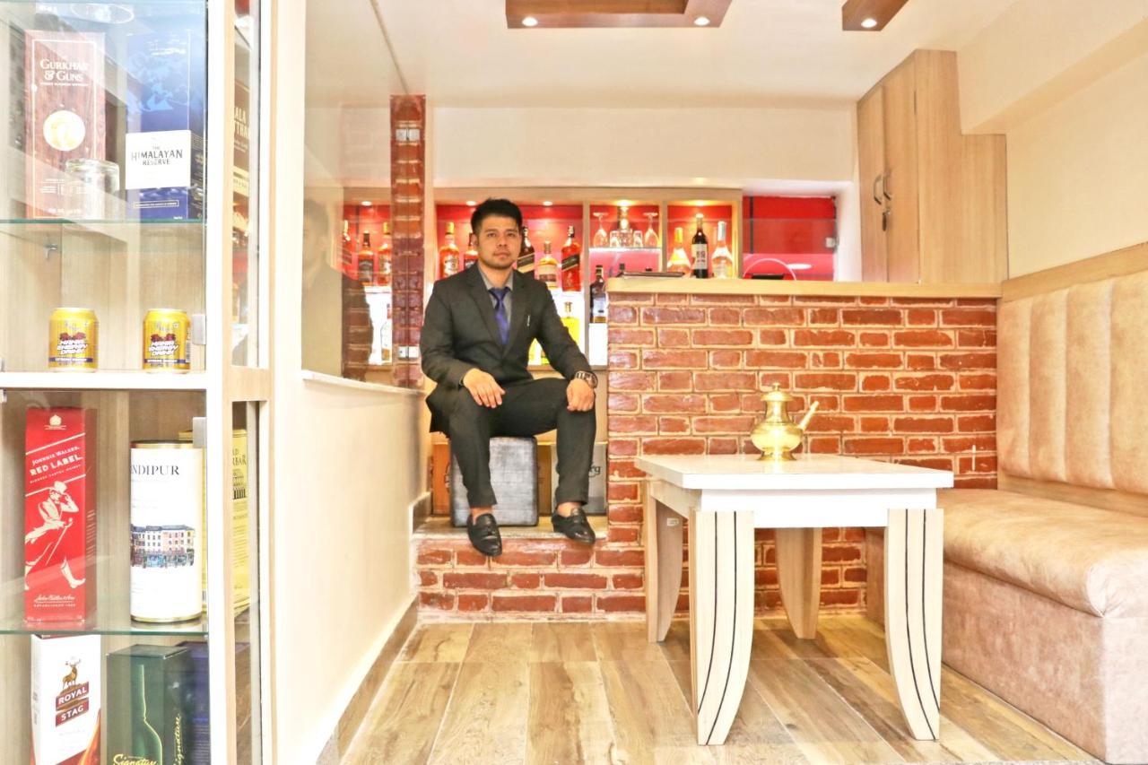 Hotel Airport Gurkha カトマンズ エクステリア 写真