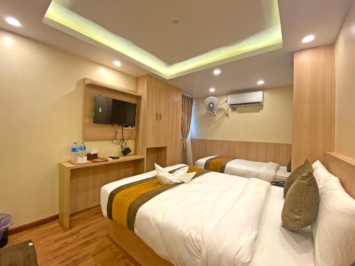 Hotel Airport Gurkha カトマンズ エクステリア 写真