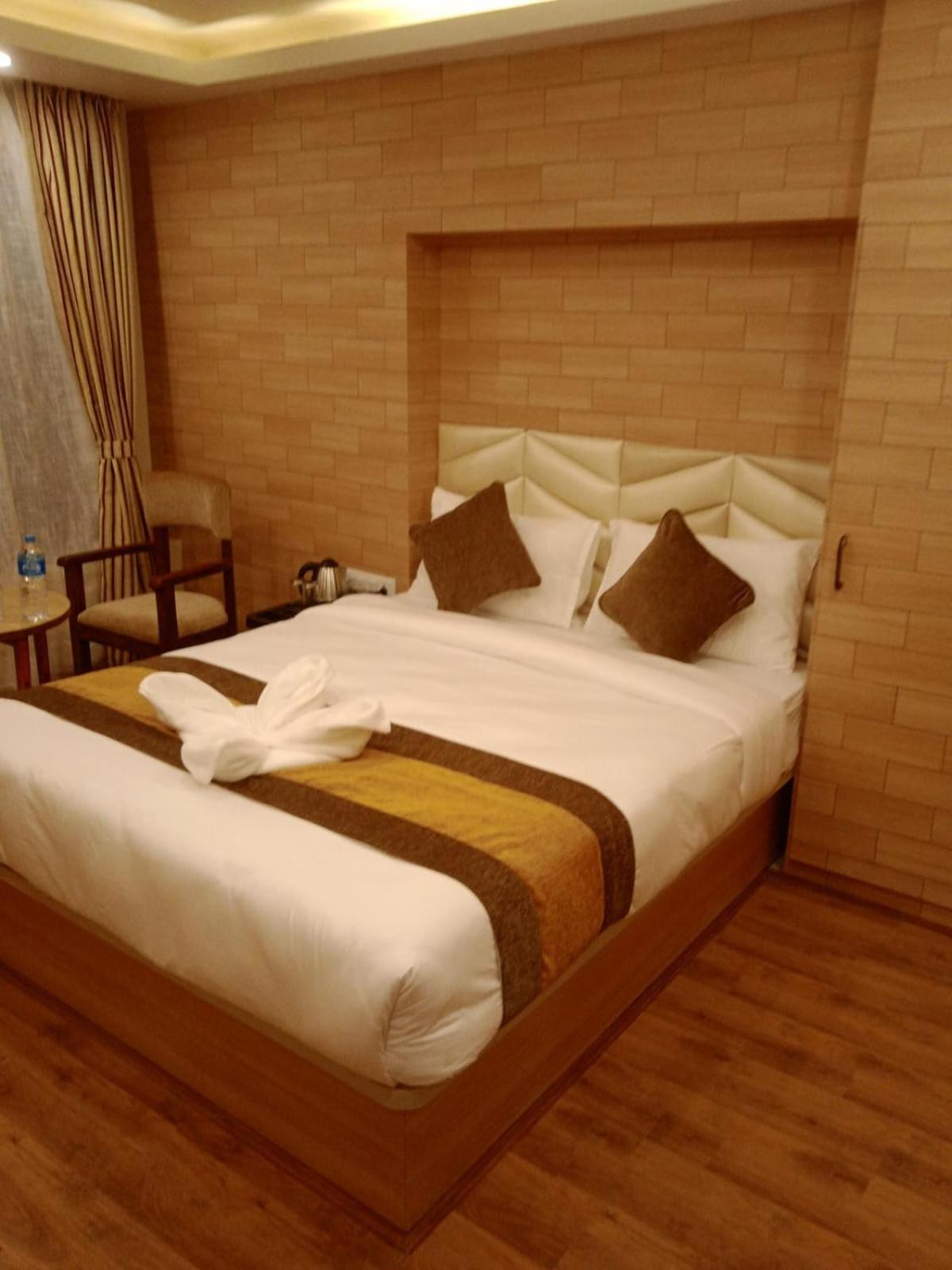 Hotel Airport Gurkha カトマンズ エクステリア 写真