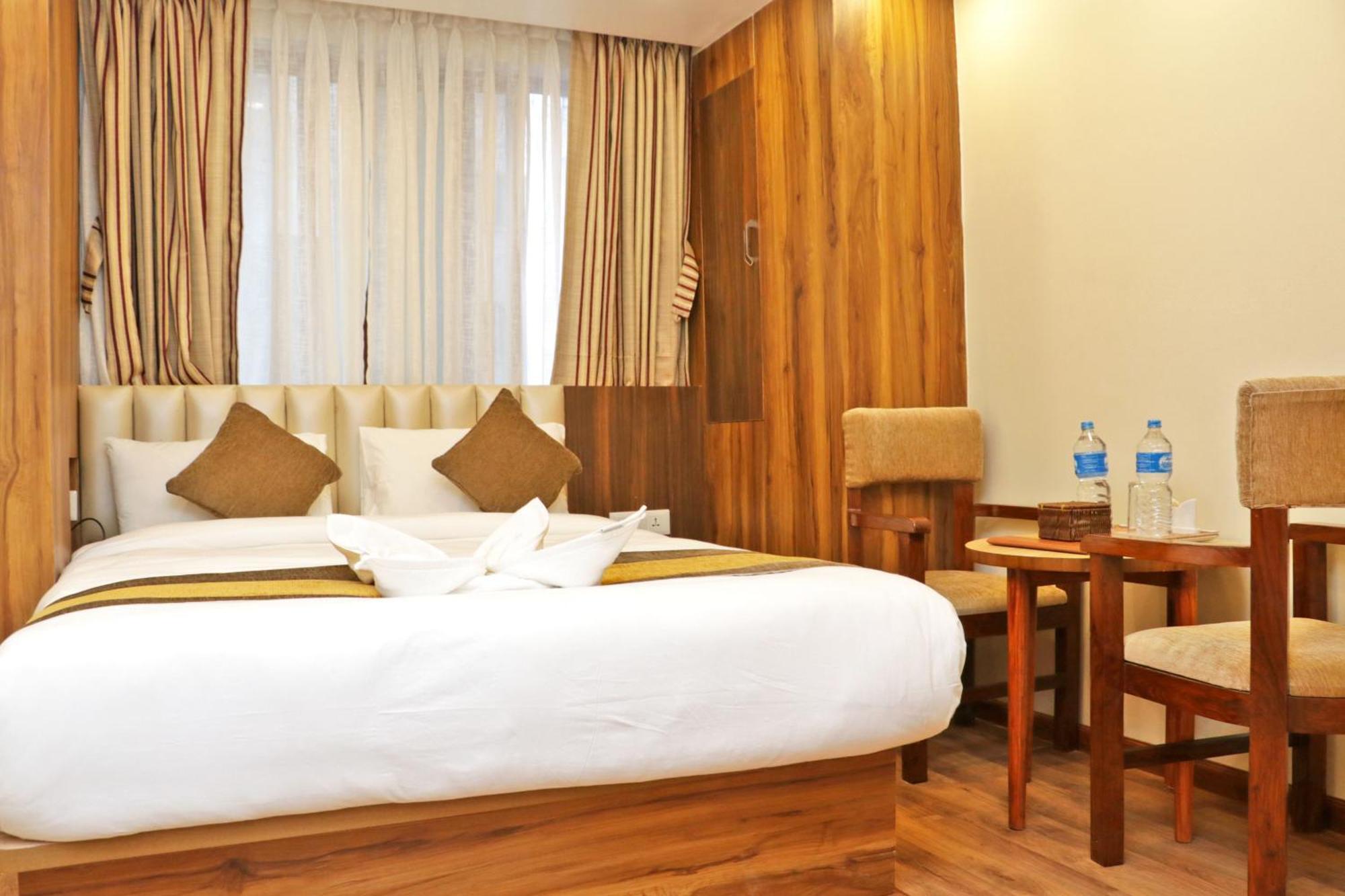 Hotel Airport Gurkha カトマンズ エクステリア 写真