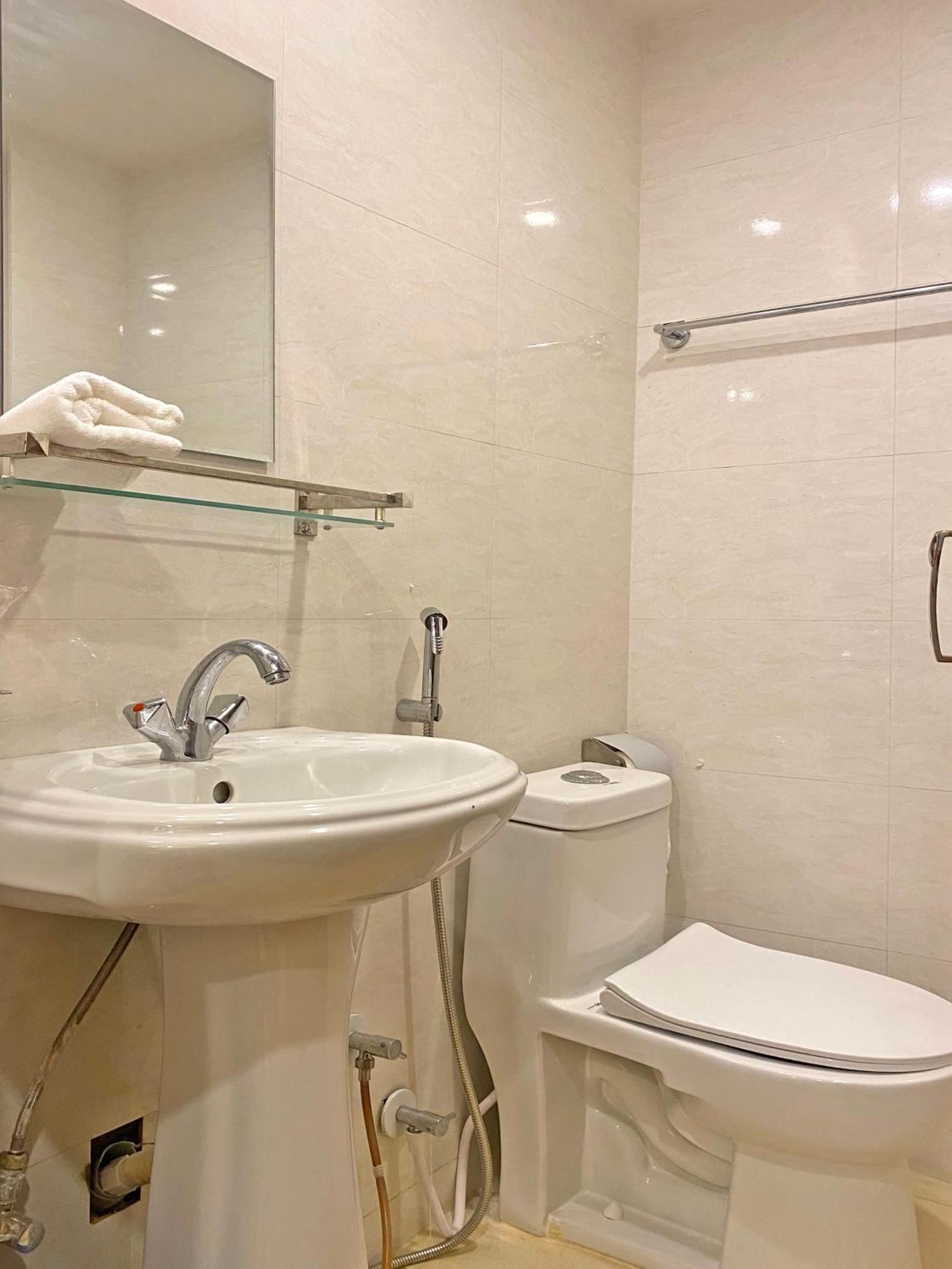 Hotel Airport Gurkha カトマンズ エクステリア 写真