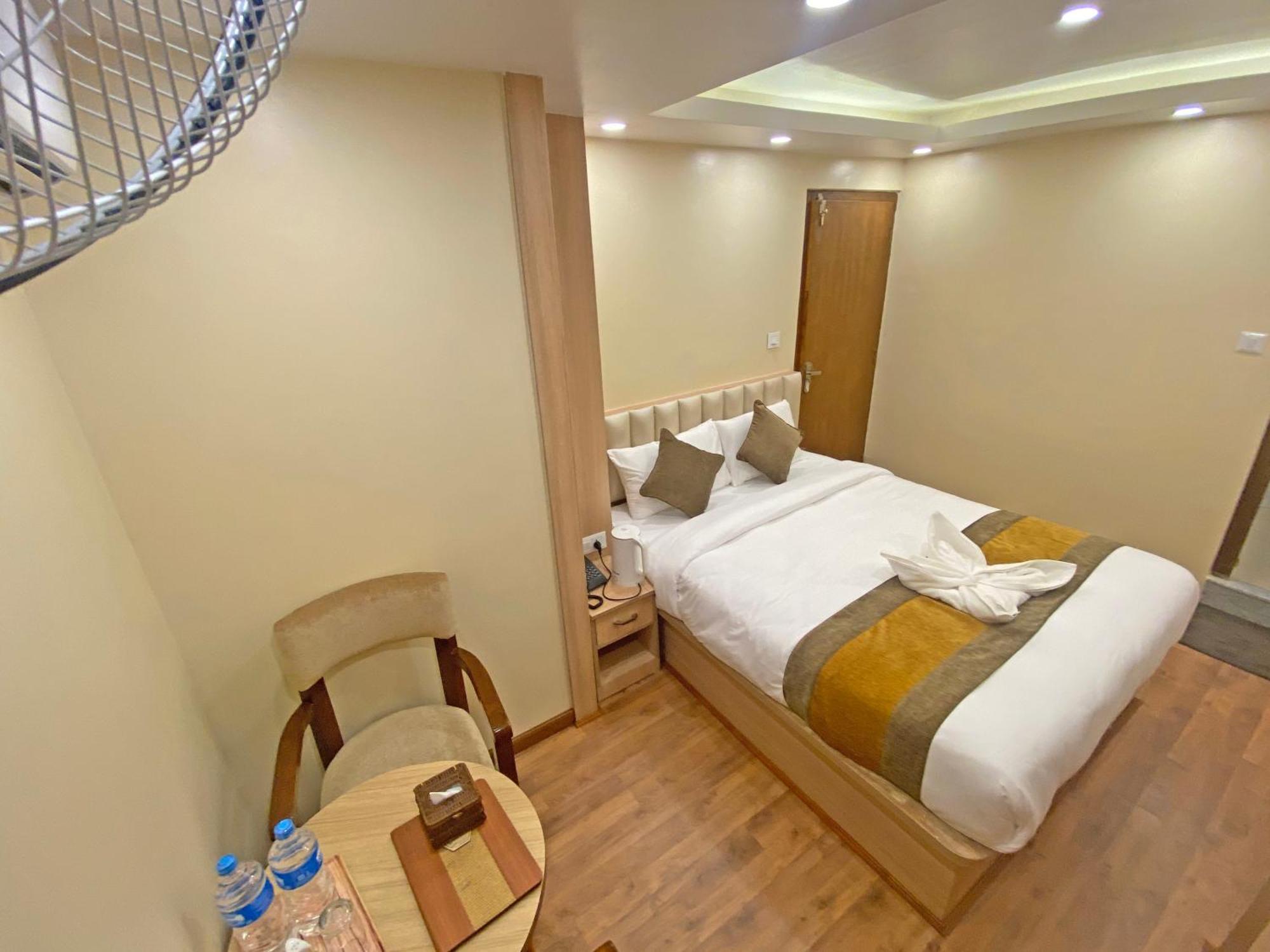 Hotel Airport Gurkha カトマンズ エクステリア 写真