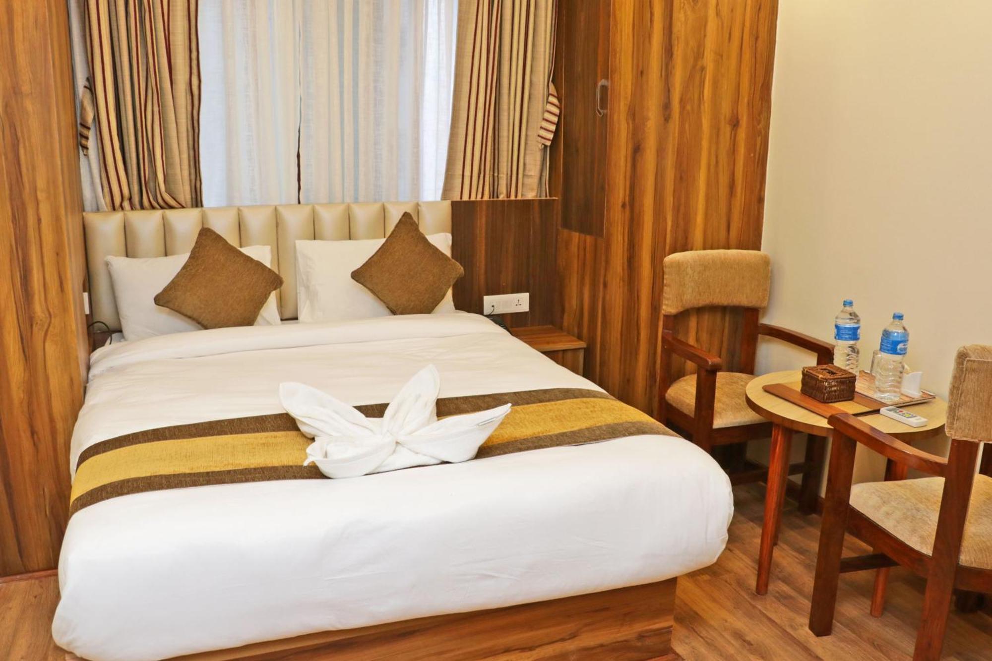 Hotel Airport Gurkha カトマンズ エクステリア 写真